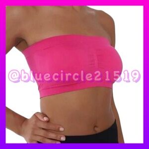 No Boundaries Hot Pink Seamless Bandeau Bra
•Size Medium (One Size)